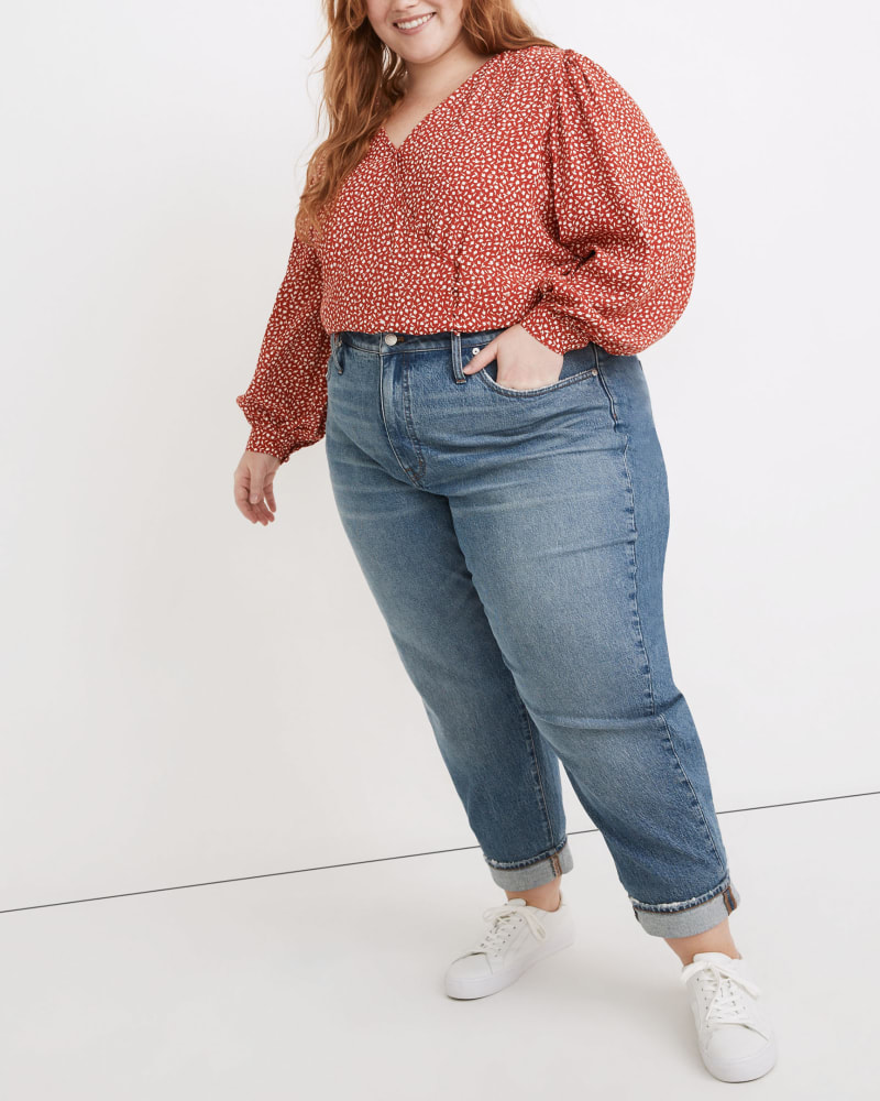Plus size model wearing High-Rise Slim Boyjean in Neal Wash by Madewell | Dia&Co | dia_product_style_image_id:168067